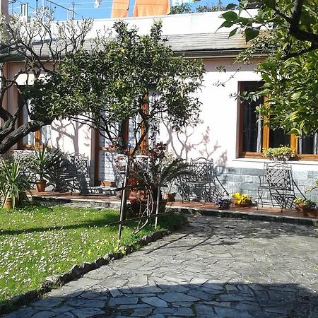 Casa Tra Il Verde E Il Blu Genua Exteriör bild